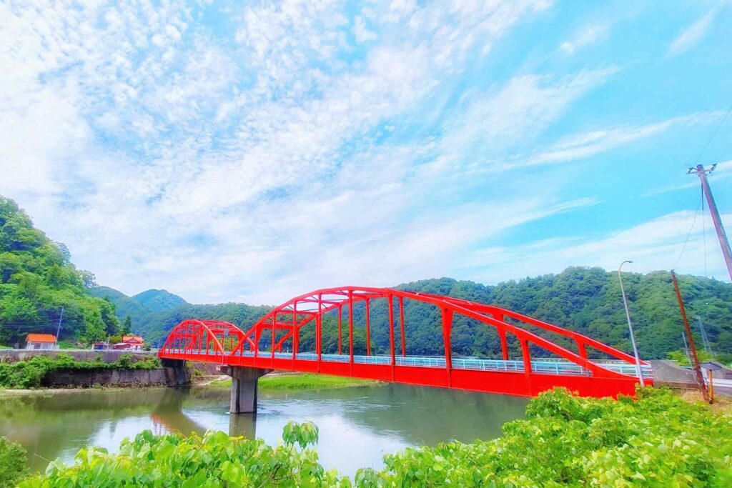 三次市赤い橋